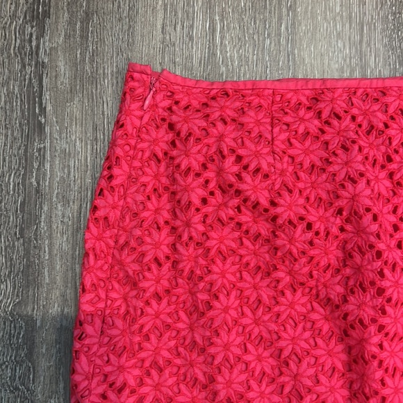 Ann Taylor 2 Petite Hot Pink Mini Skirt Floral Eyelet - Picture 7 of 8